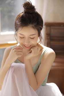 善良漂亮的女老板hd